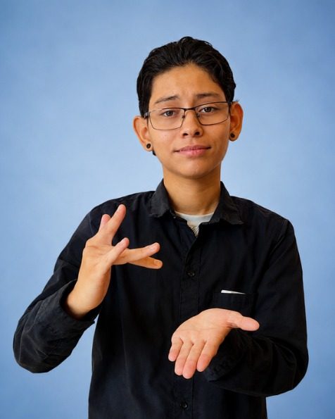 Evan Garay Aguilar, Auxiliar y modelo lingüístico Sordo